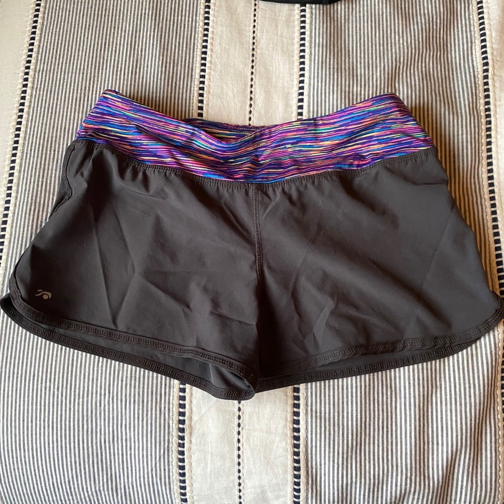 Women’s dark gray athletic shorts (small)
